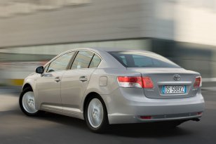 Toyota Avensis 2009 - 2012
