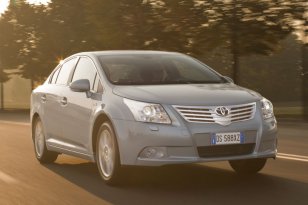 Toyota Avensis 2009 - 2012