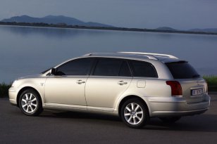 Toyota Avensis 2003 - 2006