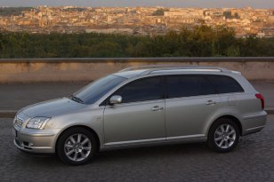 Toyota Avensis 2003 - 2006