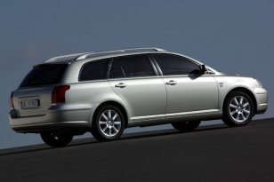 Toyota Avensis 2003 - 2006