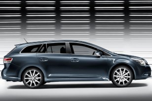 Toyota Avensis 2009 - 2012