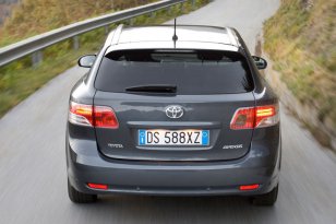 Toyota Avensis 2009 - 2012