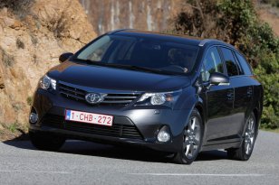 Toyota Avensis 2012