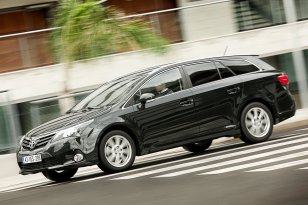 Toyota Avensis 2012