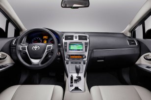Toyota Avensis 2012