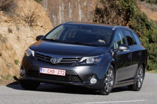 Toyota Avensis 2012