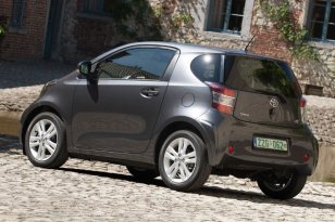 Toyota iQ 2009 - 2015