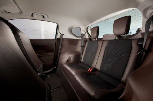 Toyota iQ 2009 - 2015