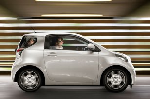 Toyota iQ 2009 - 2015