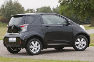 Toyota iQ 2009 - 2015