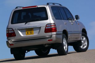 Toyota Land Cruiser 100 2002 - 2007