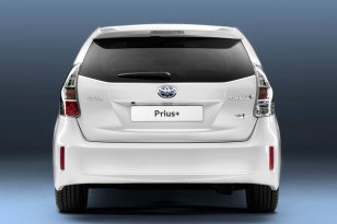 Toyota Prius Wagon 2011