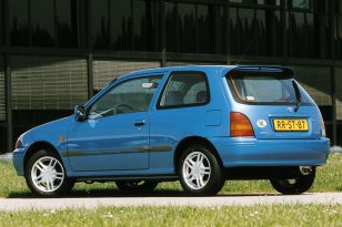 Toyota Starlet 1996 - 1999