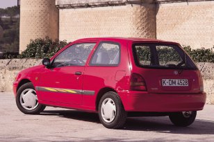 Toyota Starlet 1996 - 1999