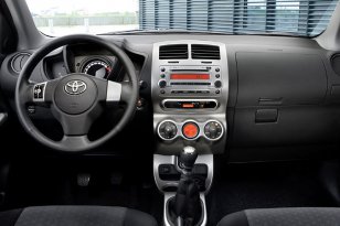 Toyota Urban Cruiser 2009 - 2014