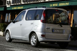 Toyota Yaris Verso 2003 - 2006