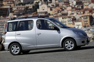 Toyota Yaris Verso 2003 - 2006