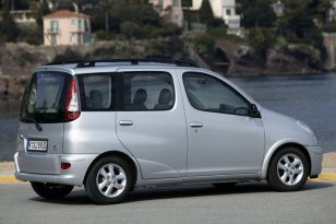 Toyota Yaris Verso 2003 - 2006