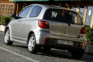 Toyota Yaris 2003 - 2005