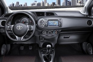 Toyota Yaris 2011 - 2014