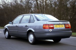 Volkswagen Passat 1993 - 1996