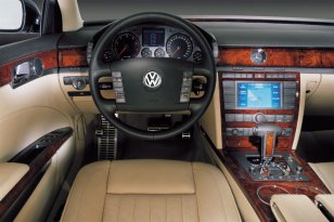 Volkswagen Phaeton 2002 - 2010