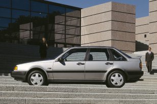 Volvo 440 1988 - 1993