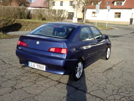 Alfa Romeo 146, 1998 - pohled č. 3
