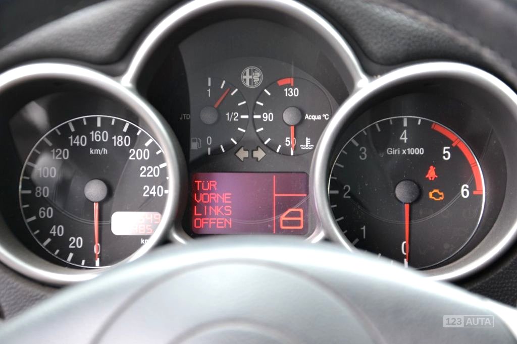 Alfa Romeo 147, 2005 - pohled č. 12