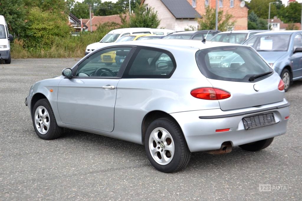 Alfa Romeo 147, 2005 - pohled č. 2