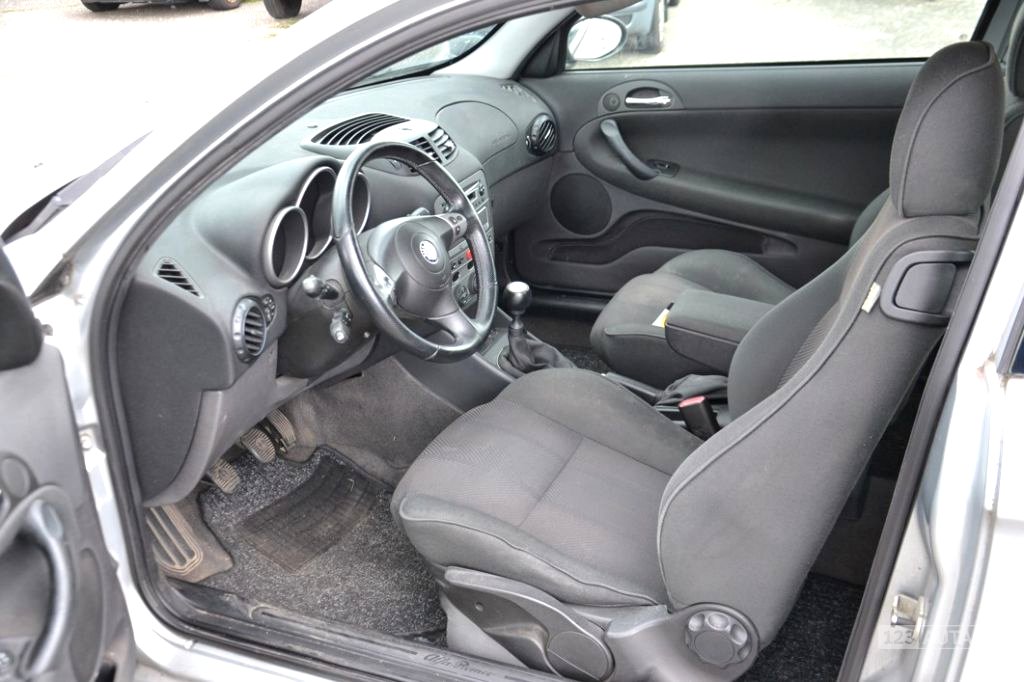 Alfa Romeo 147, 2005 - pohled č. 8