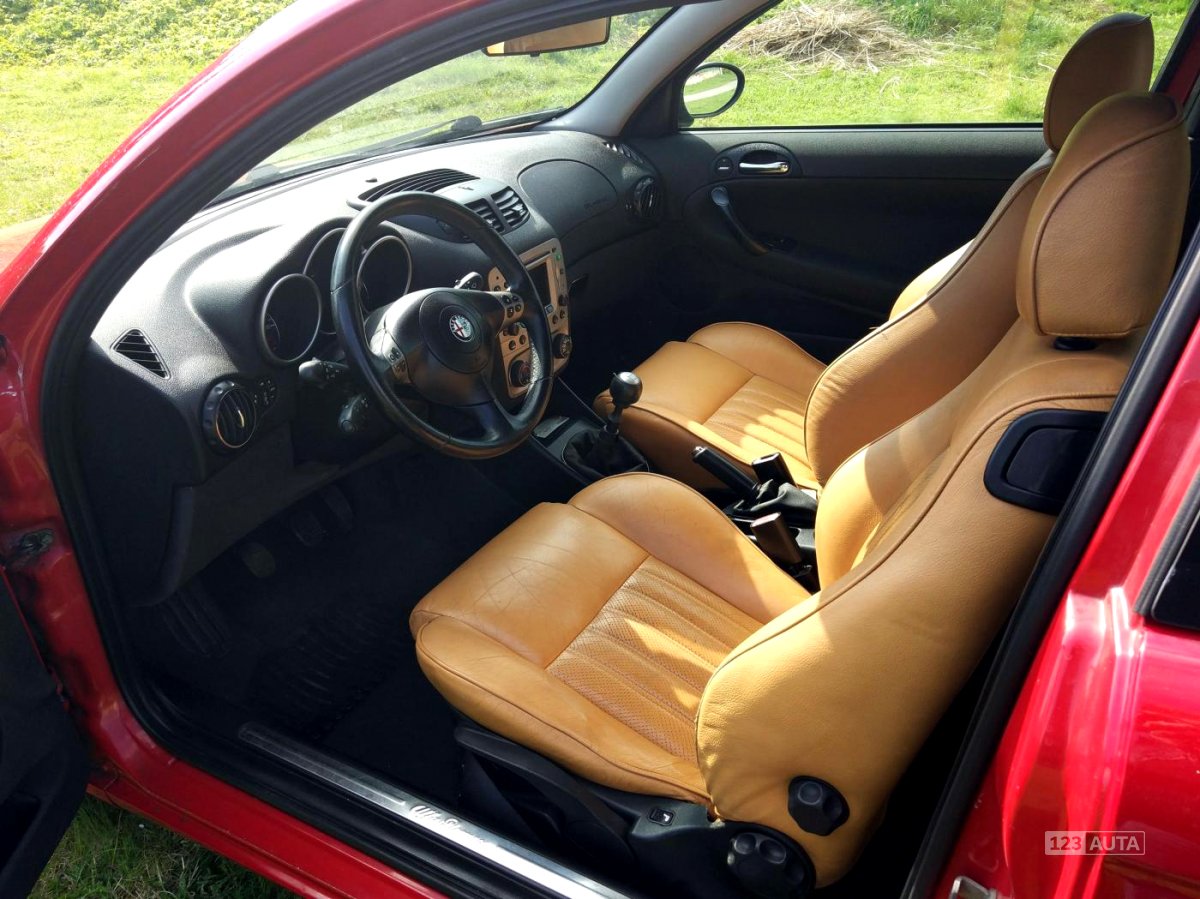 Alfa Romeo 147, 2004 - pohled č. 10