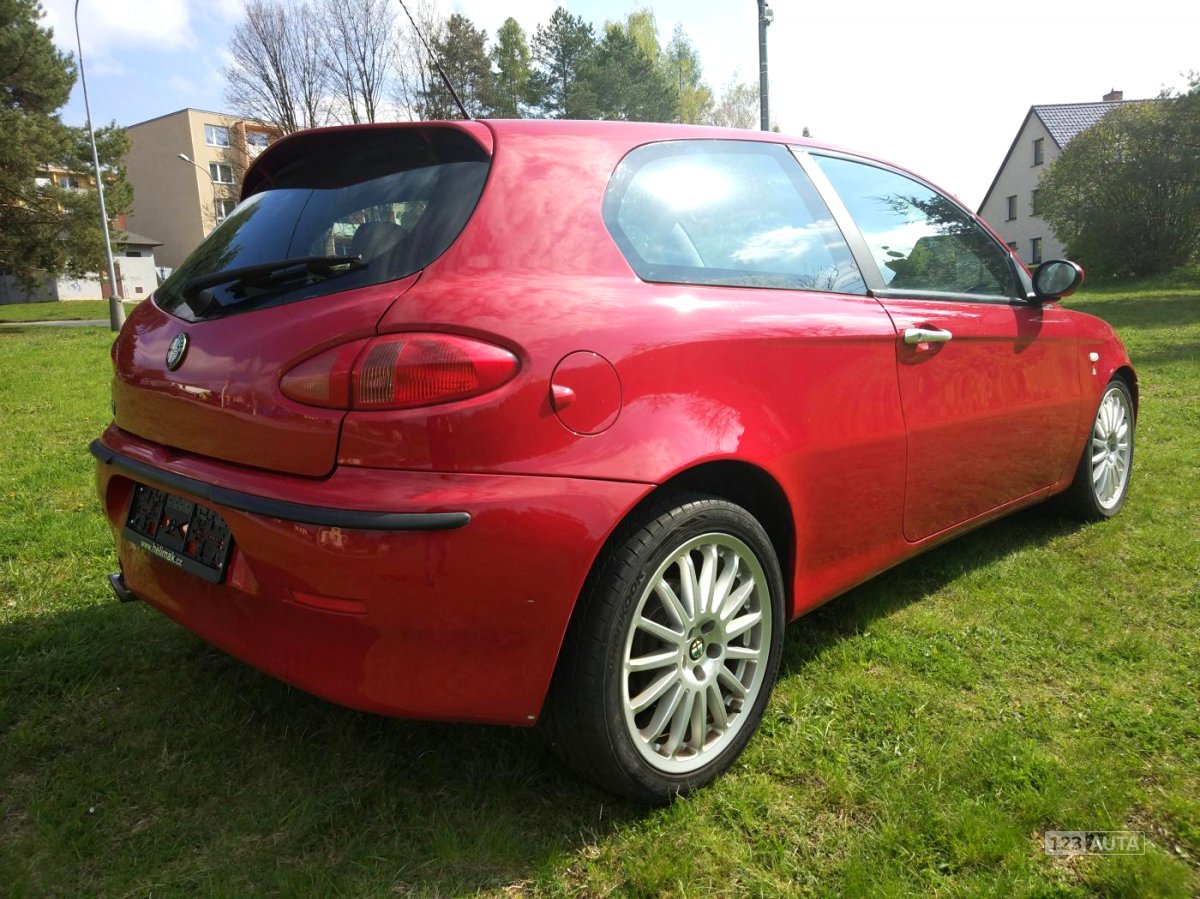 Alfa Romeo 147, 2004 - pohled č. 5
