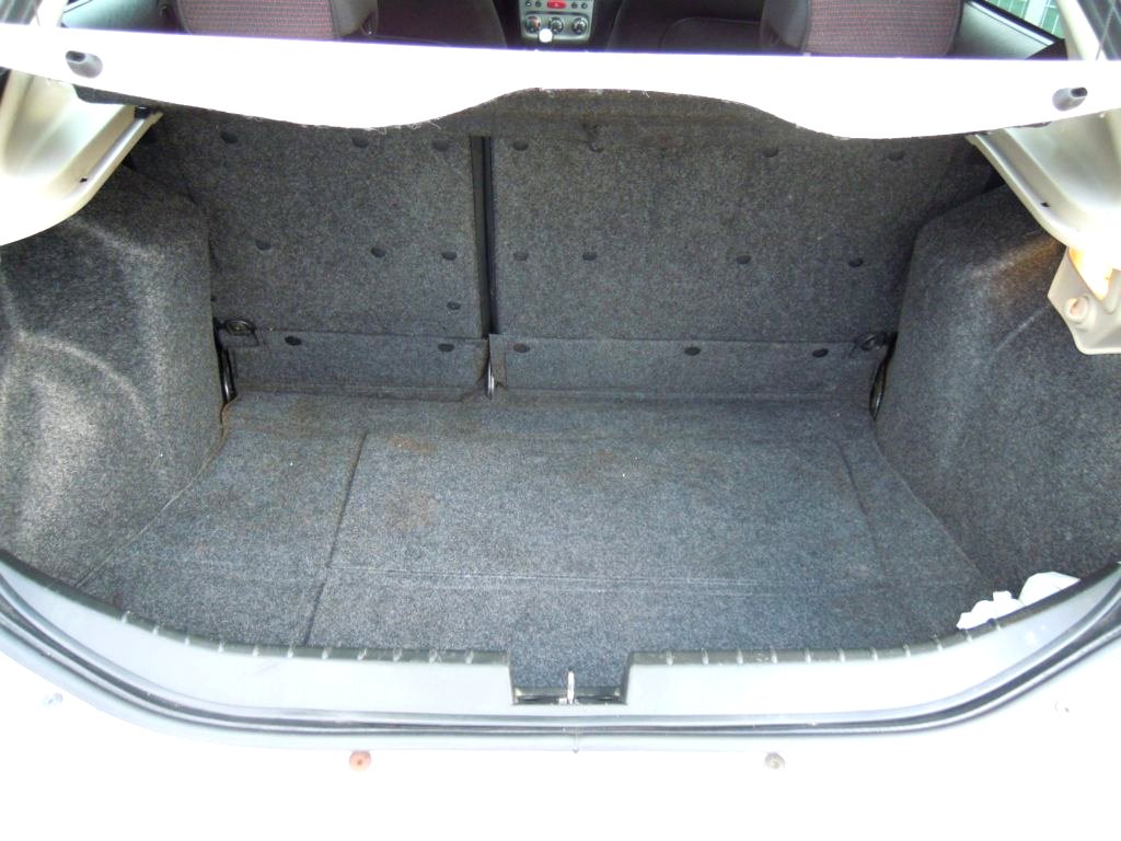 Alfa Romeo 147, 2006 - pohled č. 15