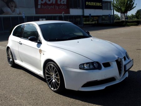 Alfa Romeo 147, 2004 - pohled č. 3