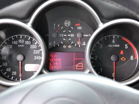 Alfa Romeo 147, 2005 - pohled č. 12