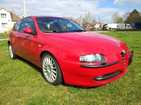 Alfa Romeo 147, 2004 - pohled č. 3