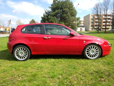 Alfa Romeo 147, 2004 - pohled č. 4