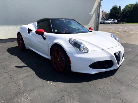 Alfa Romeo 4C, 2016 - pohled č. 2