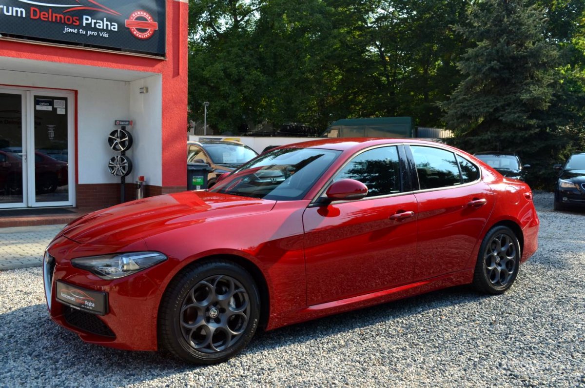 Alfa Romeo Giulia, 2017 - pohled č. 2