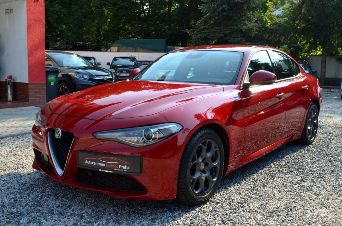 Alfa Romeo Giulia, 2017 - pohled č. 3