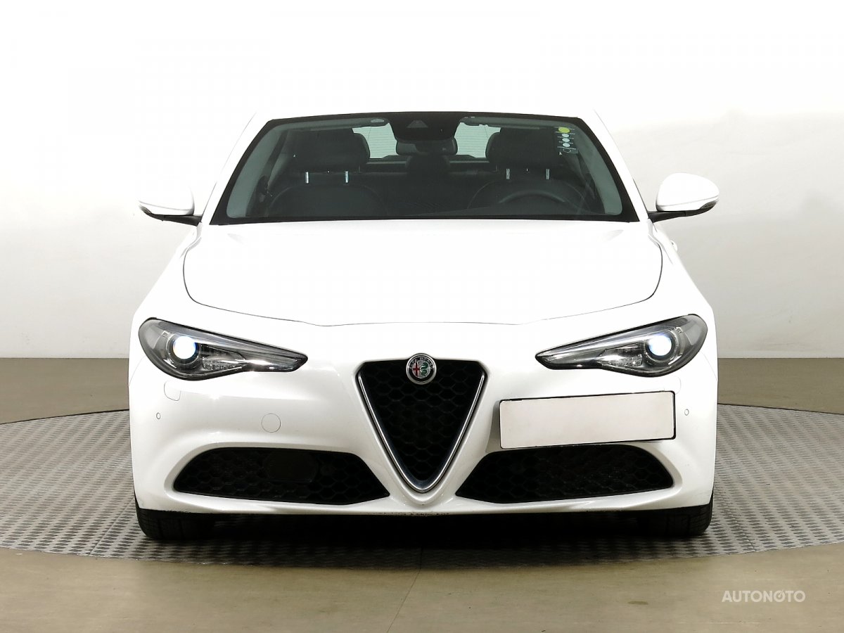 Alfa Romeo Giulia, 2017 - pohled č. 2