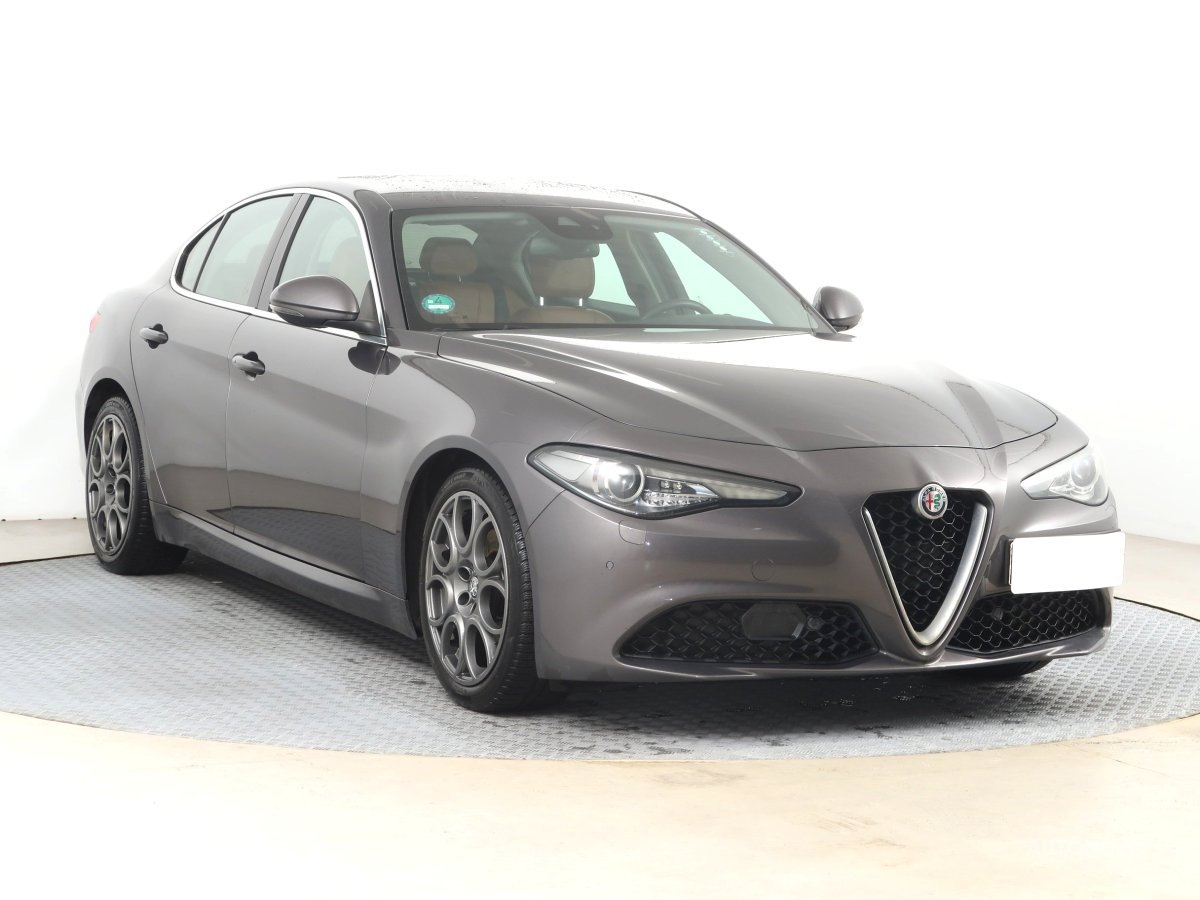 Alfa Romeo Giulia, 2017 - pohled č. 1
