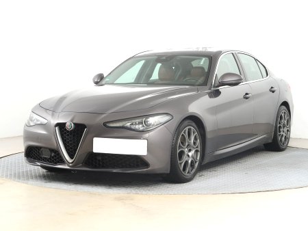Alfa Romeo Giulia, 2017 - pohled č. 3