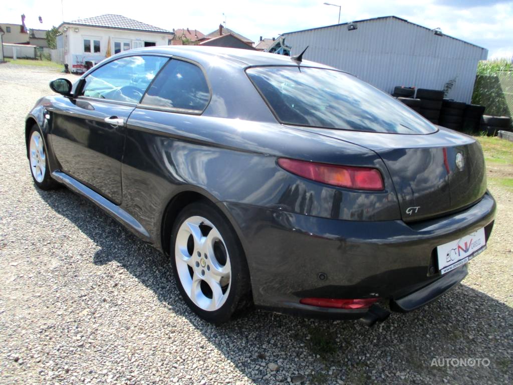 Alfa Romeo GT, 2007 - pohled č. 3