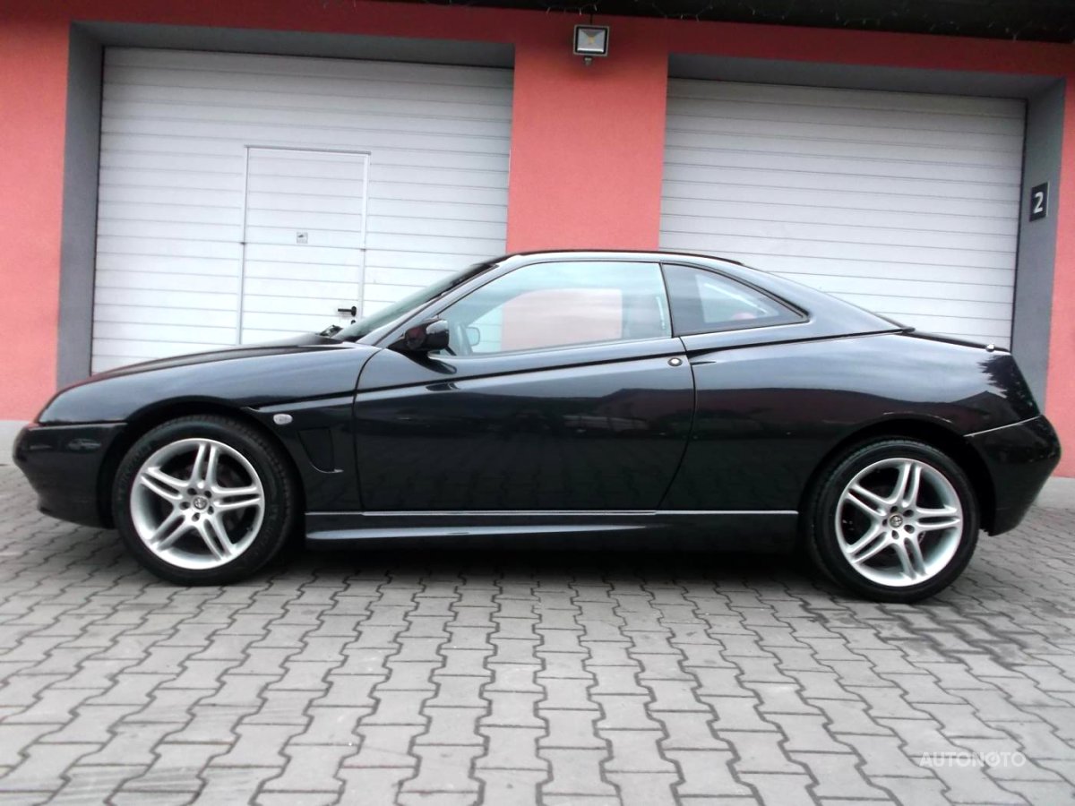 Alfa Romeo GTV, 2002 - pohled č. 2