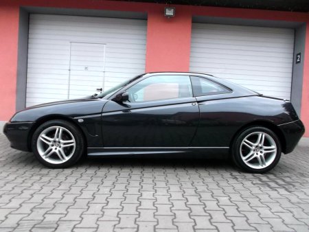 Alfa Romeo GTV, 2002 - pohled č. 2