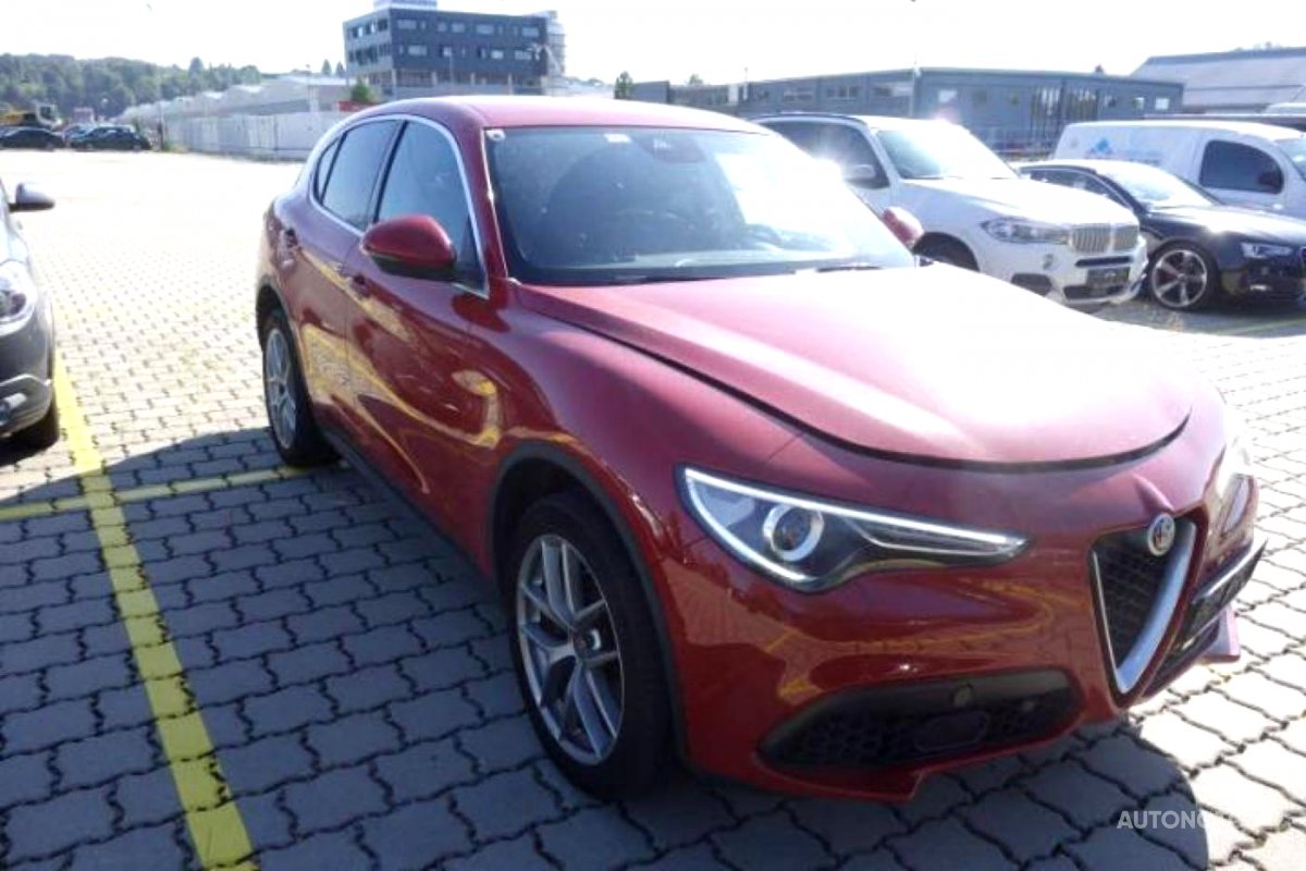 Alfa Romeo Stelvio, 2018 - pohled č. 2