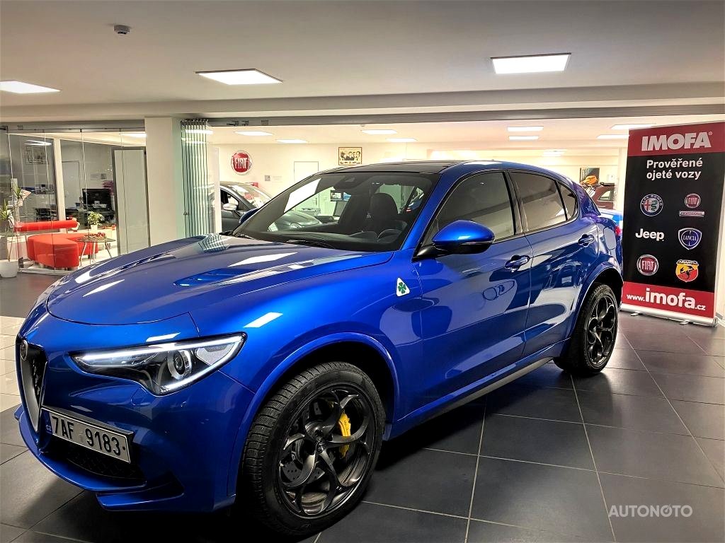 Alfa Romeo Stelvio, 2018 - pohled č. 3